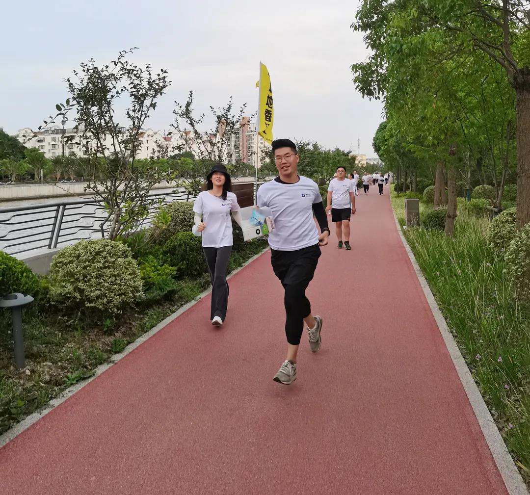 “跑出健康，綻放活力”城地香江開啟跑團征程