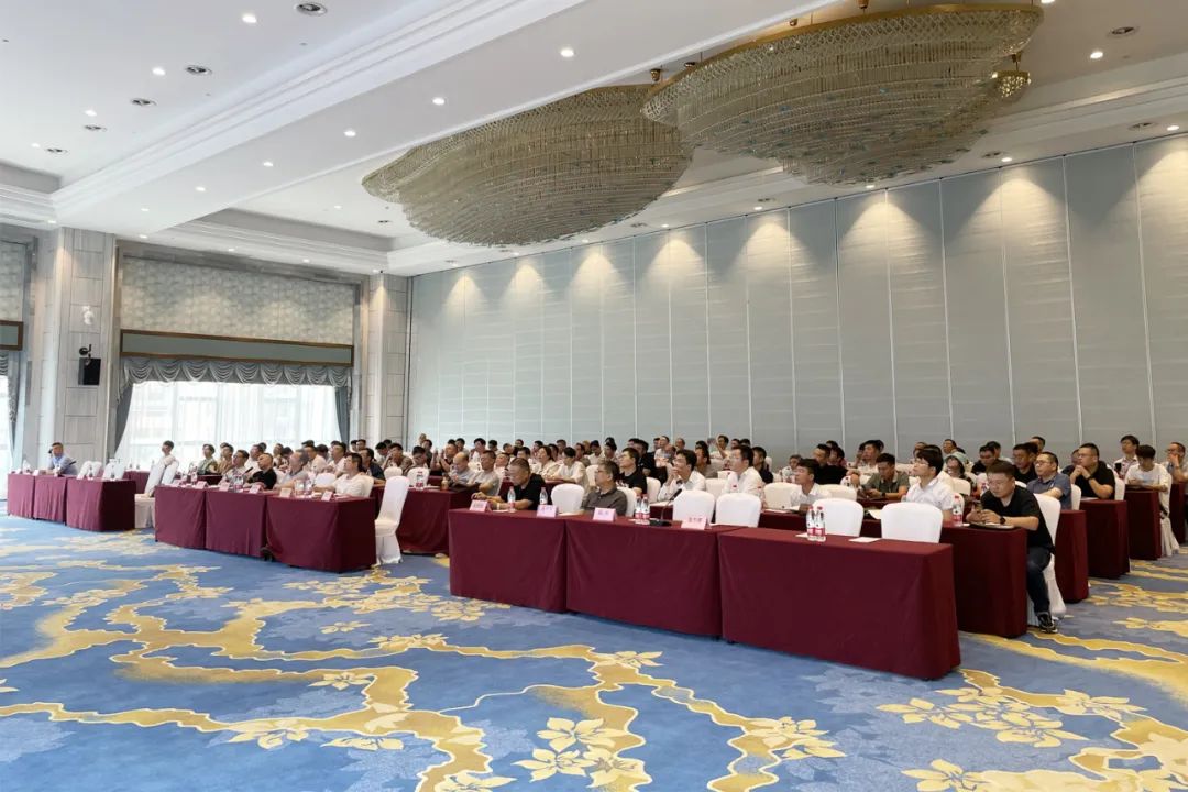 “預(yù)制斜向支撐與裝配式地下連續(xù)墻設(shè)計與施工技術(shù)”交流暨現(xiàn)場觀摩會在杭州順利召開